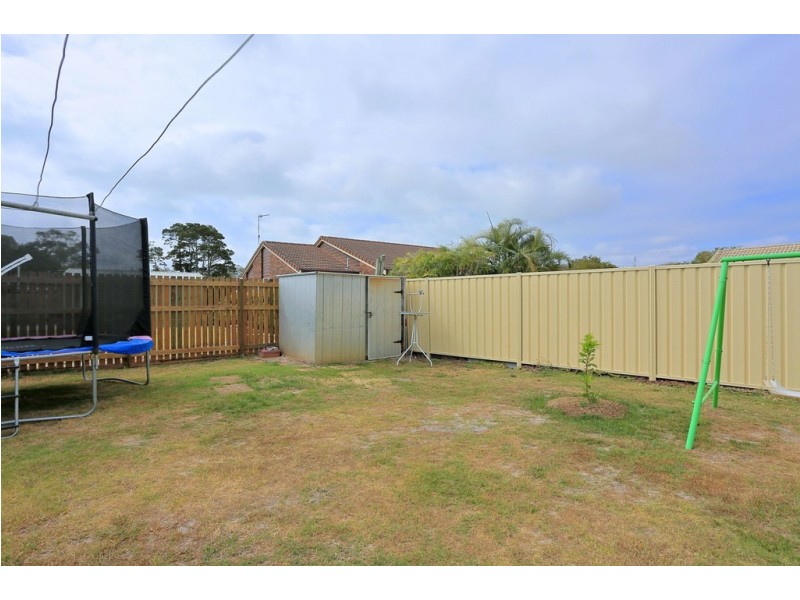 18 South Street, Urangan QLD 4655