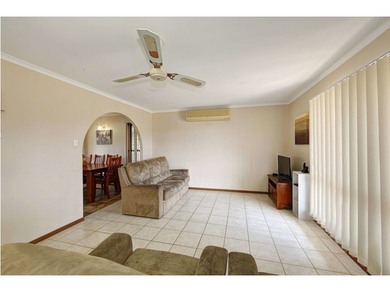 18 South Street, Urangan QLD 4655