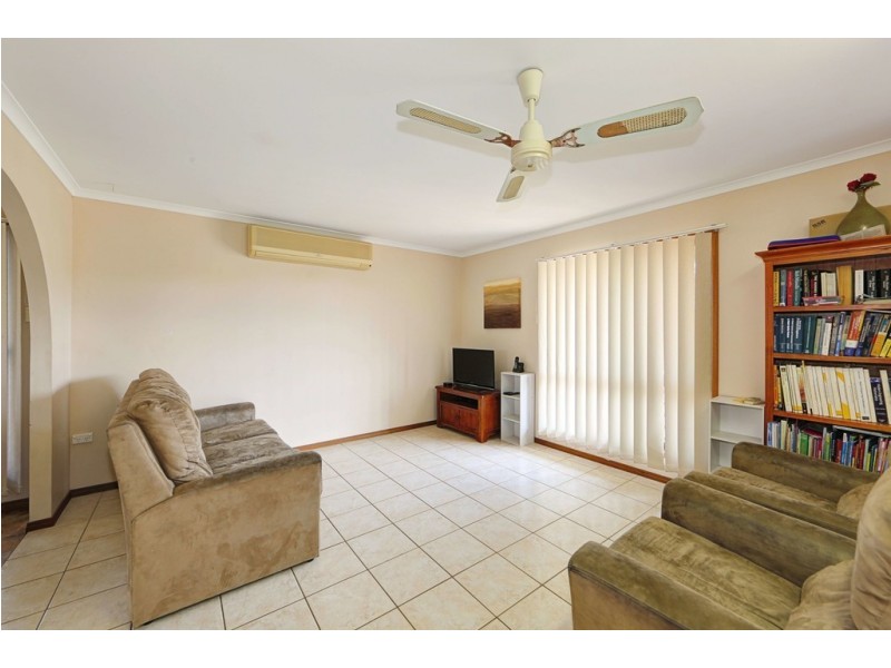 18 South Street, Urangan QLD 4655