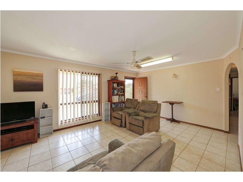 18 South Street, Urangan QLD 4655