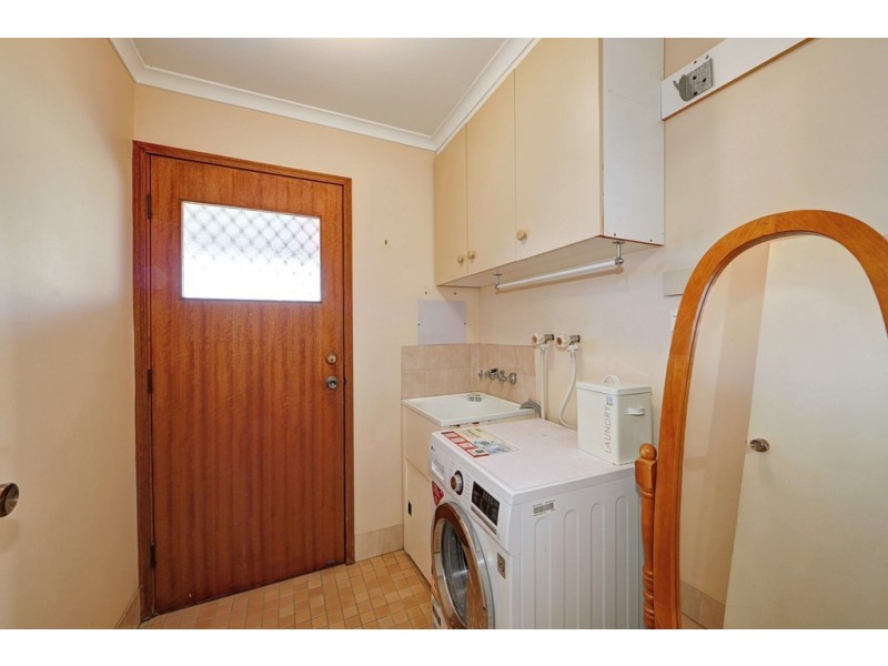 18 South Street, Urangan QLD 4655