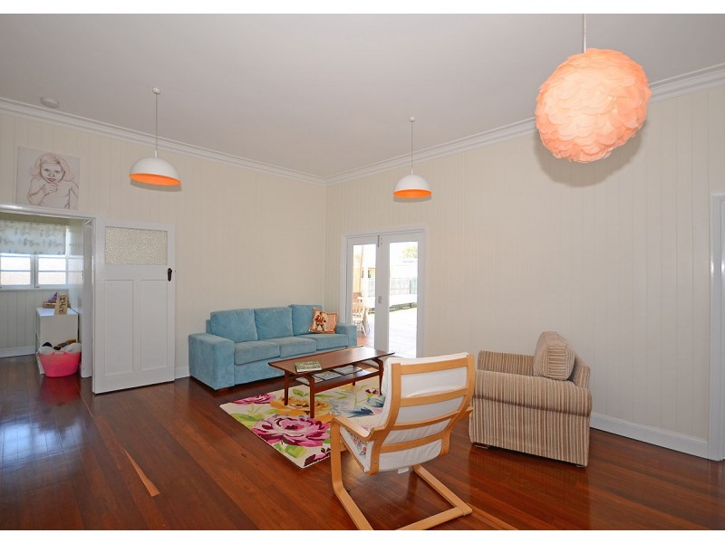 34 Dayman Street, Urangan QLD 4655