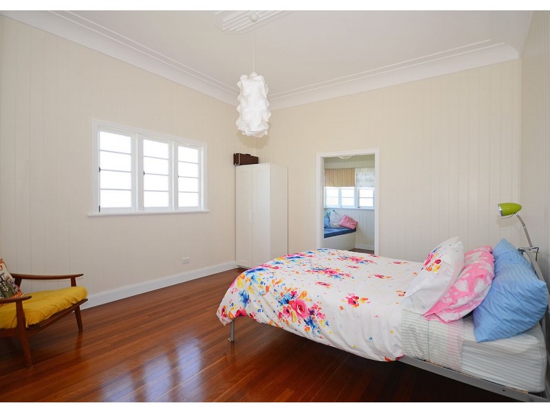 34 Dayman Street, Urangan QLD 4655