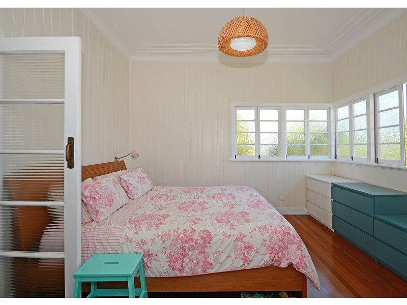 34 Dayman Street, Urangan QLD 4655