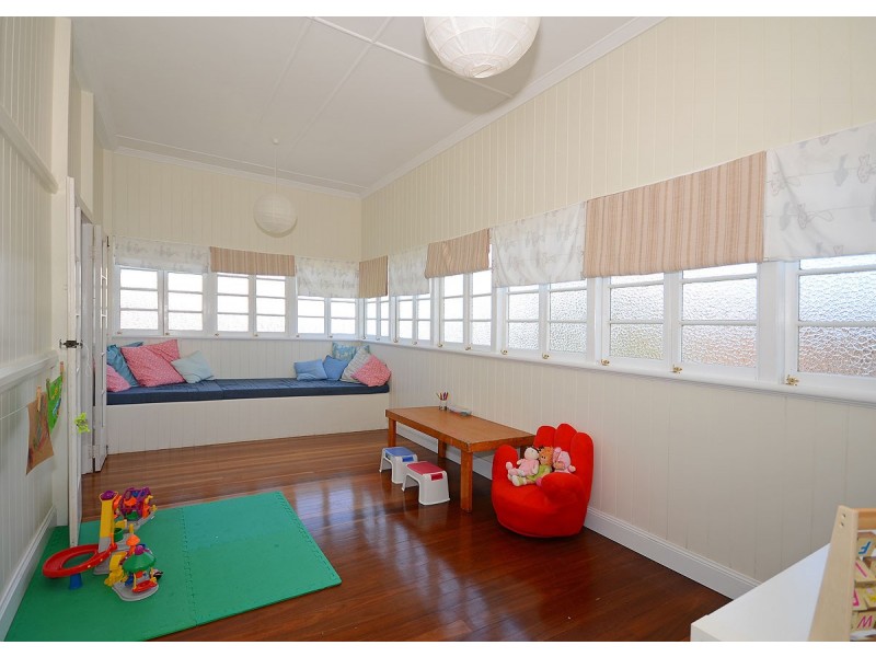 34 Dayman Street, Urangan QLD 4655