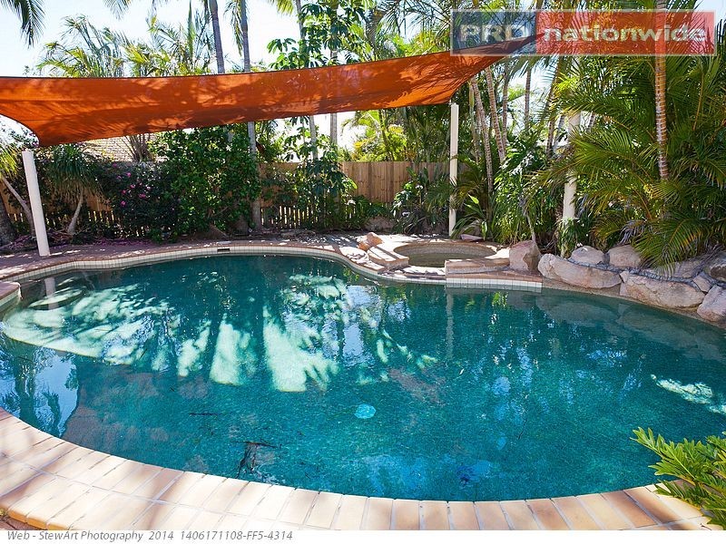 7 Delmo Court, Urraween QLD 4655