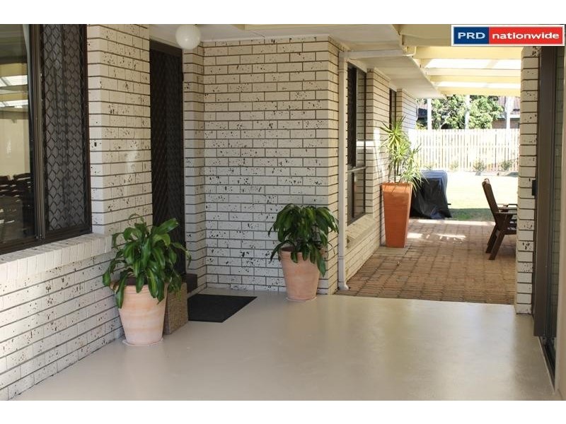 63 Cunningham Street, Urangan QLD 4655