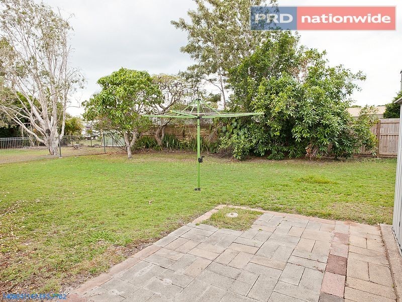 11 Ross Street, Urangan QLD 4655