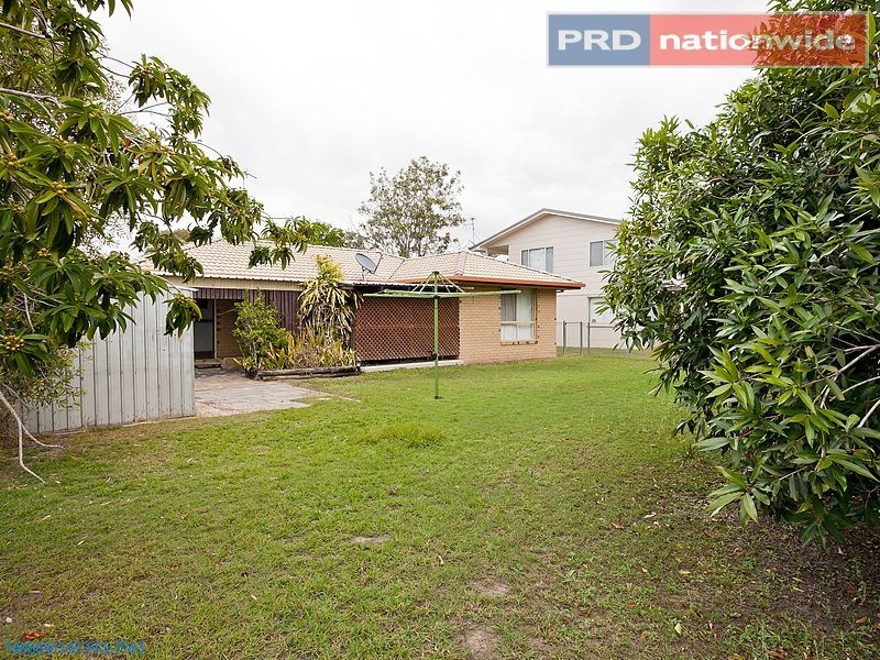 11 Ross Street, Urangan QLD 4655