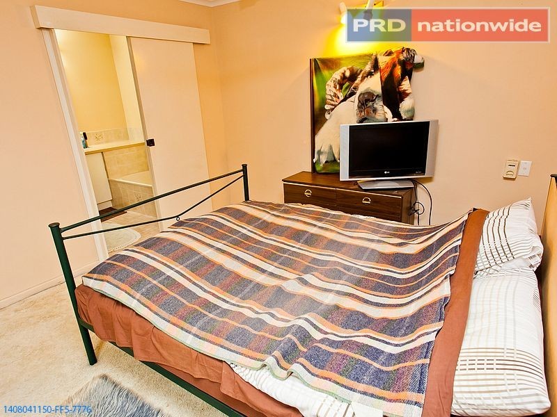 11 Ross Street, Urangan QLD 4655