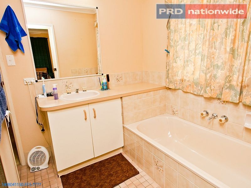 11 Ross Street, Urangan QLD 4655