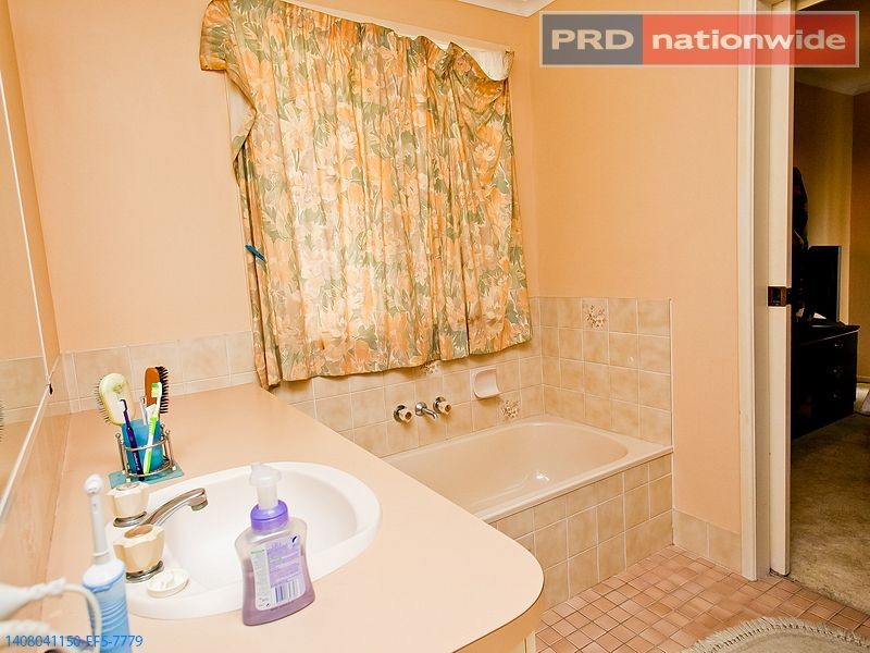 11 Ross Street, Urangan QLD 4655