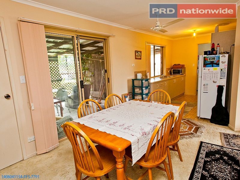 11 Ross Street, Urangan QLD 4655