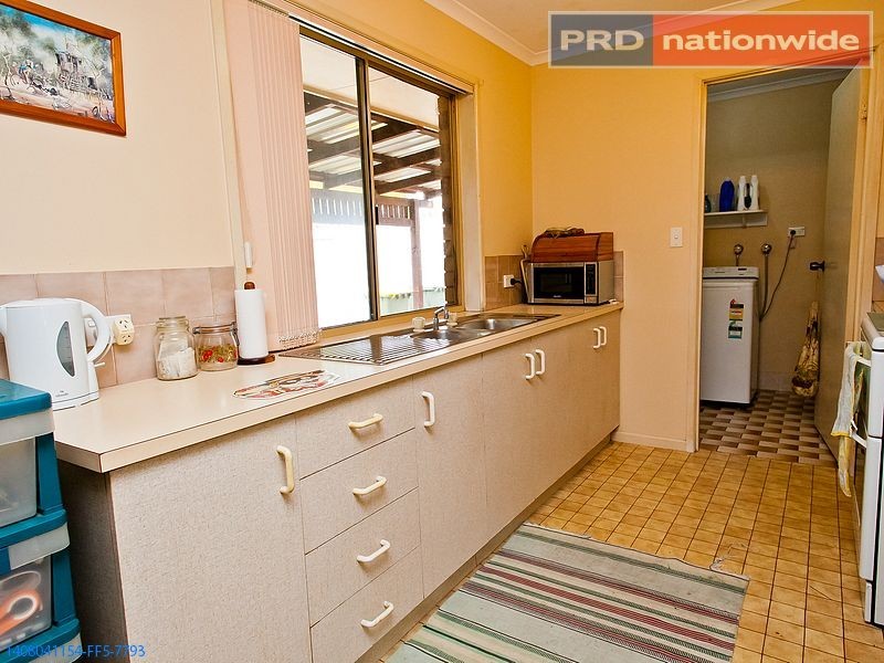 11 Ross Street, Urangan QLD 4655