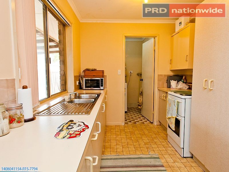 11 Ross Street, Urangan QLD 4655