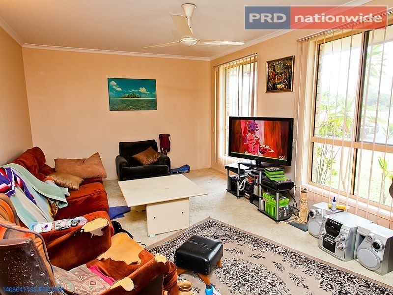 11 Ross Street, Urangan QLD 4655