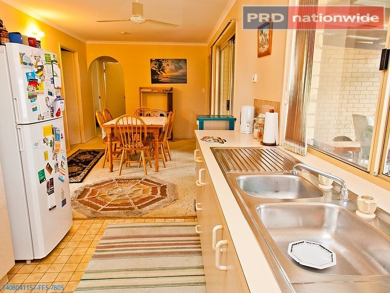 11 Ross Street, Urangan QLD 4655