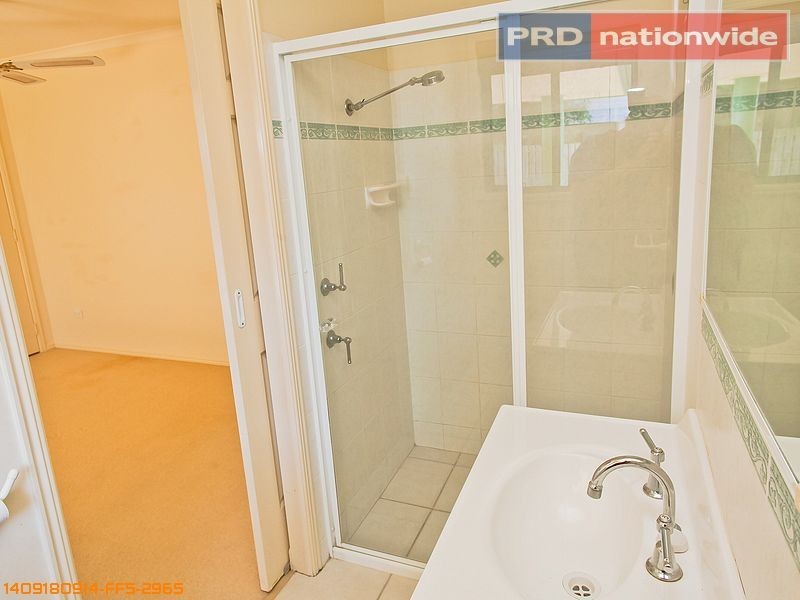 1 Aimee Drive, Urangan QLD 4655