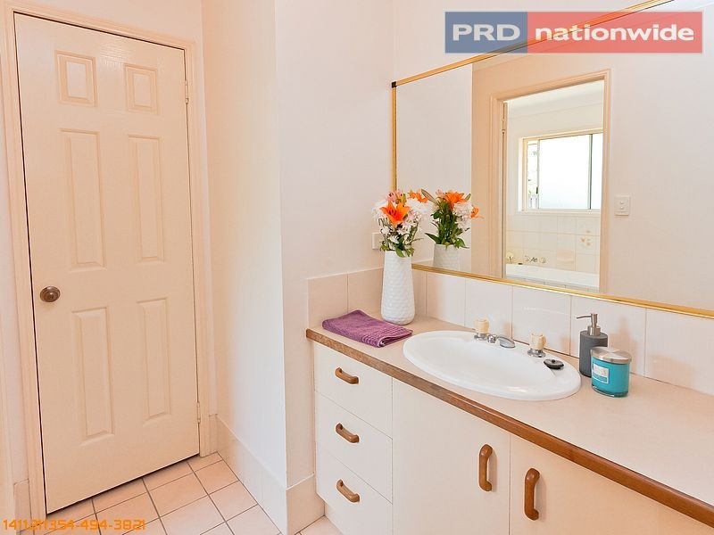 10 Wattlebird Lane, Eli Waters QLD 4655