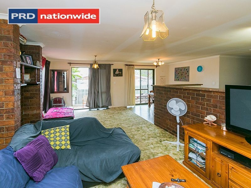 17 Bruce Street, Torquay QLD 4655