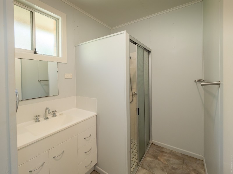 196 Esplanade, Point Vernon QLD 4655