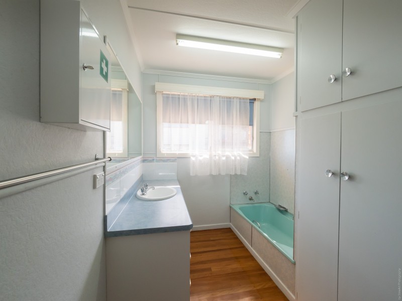 196 Esplanade, Point Vernon QLD 4655