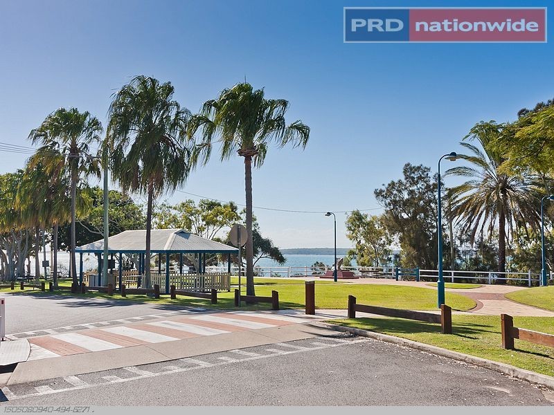 1/2 James Street, Urangan QLD 4655