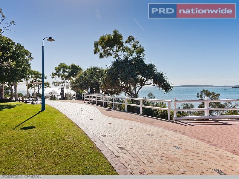 1/2 James Street, Urangan QLD 4655