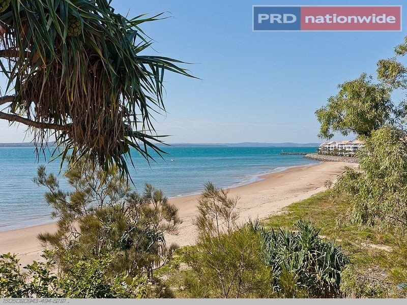 1/2 James Street, Urangan QLD 4655