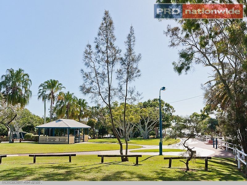 1/2 James Street, Urangan QLD 4655