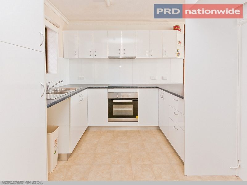 1/2 James Street, Urangan QLD 4655