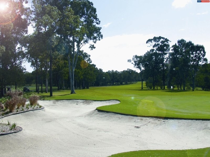 17 Bounty Circuit, Eli Waters QLD 4655