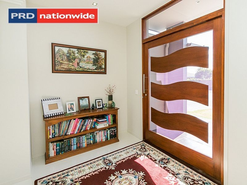 5 Bounty Circuit, Eli Waters QLD 4655