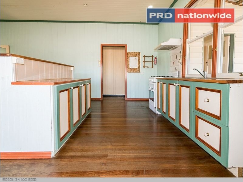 99 Long St, Point Vernon QLD 4655