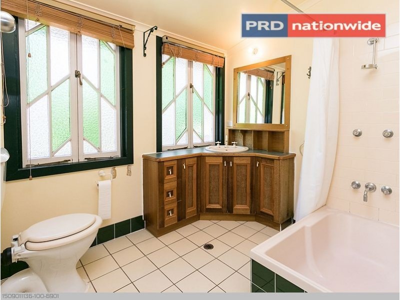 99 Long St, Point Vernon QLD 4655