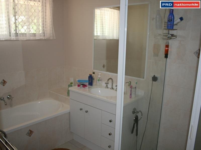 4 Trill Ct, Urangan QLD 4655