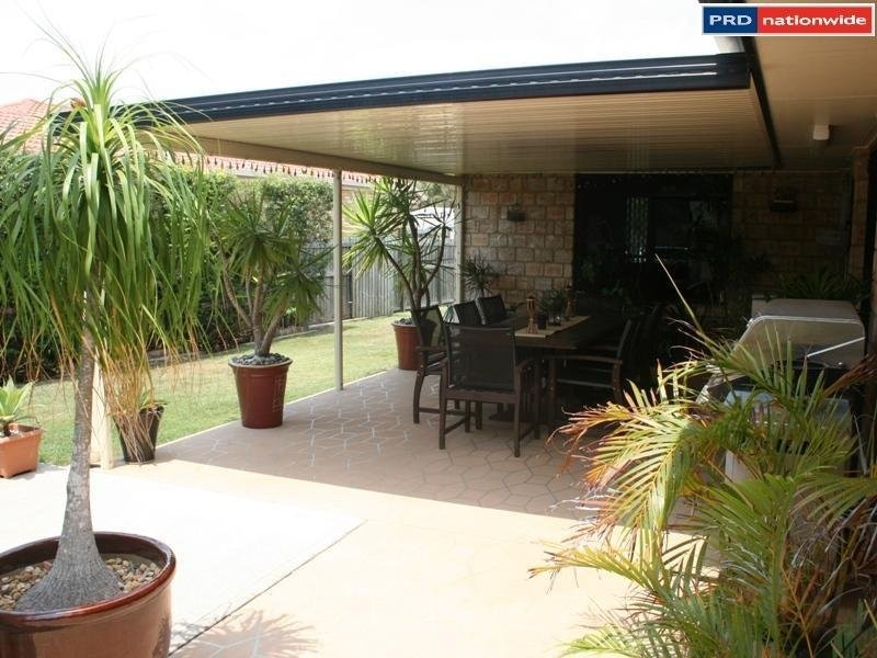 4 Trill Ct, Urangan QLD 4655