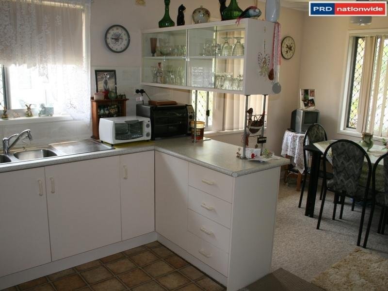 20 Prince Street, Urangan QLD 4655