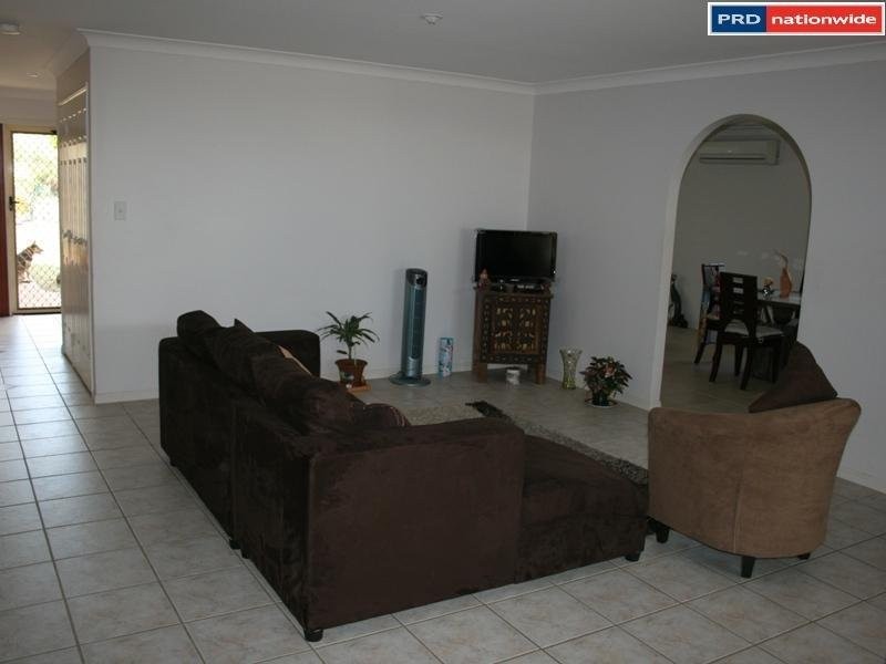 32 Oleander Ave, Scarness QLD 4655