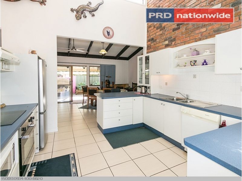 36 Hansen Street, Urangan QLD 4655