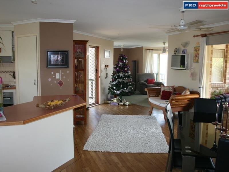 15 Faye Ave, Scarness QLD 4655