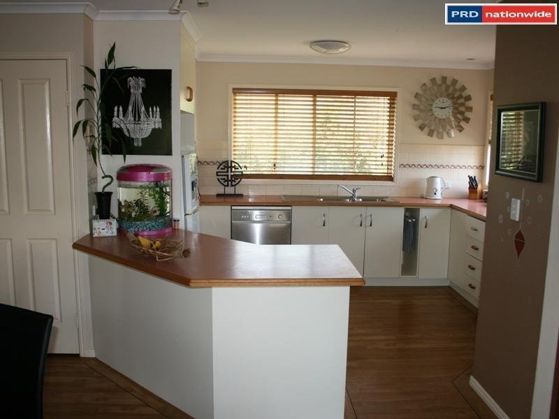 15 Faye Ave, Scarness QLD 4655