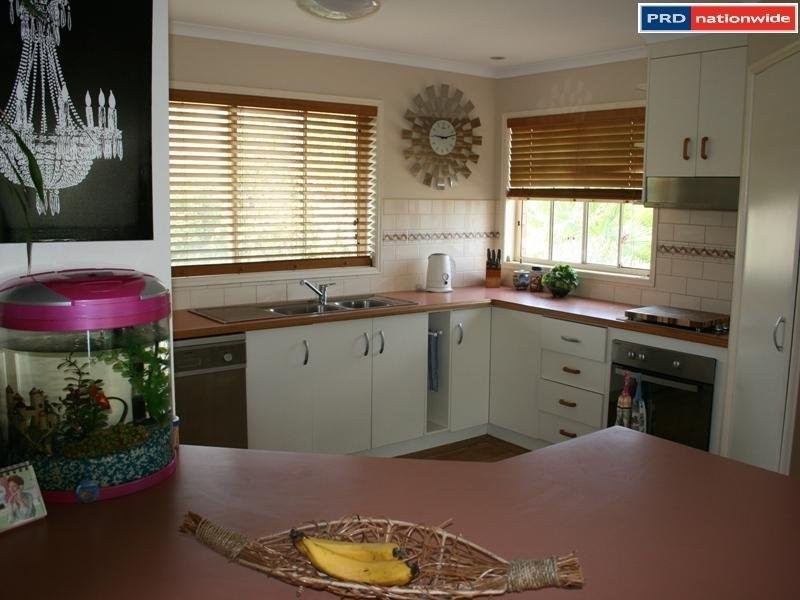 15 Faye Ave, Scarness QLD 4655