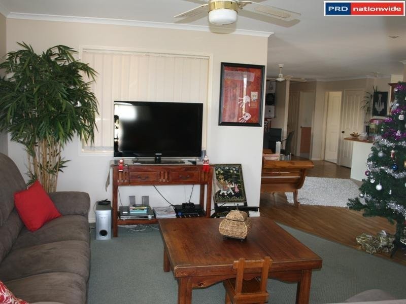 15 Faye Ave, Scarness QLD 4655