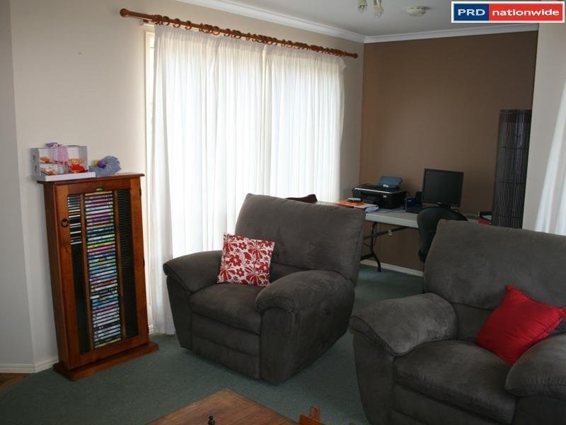 15 Faye Ave, Scarness QLD 4655