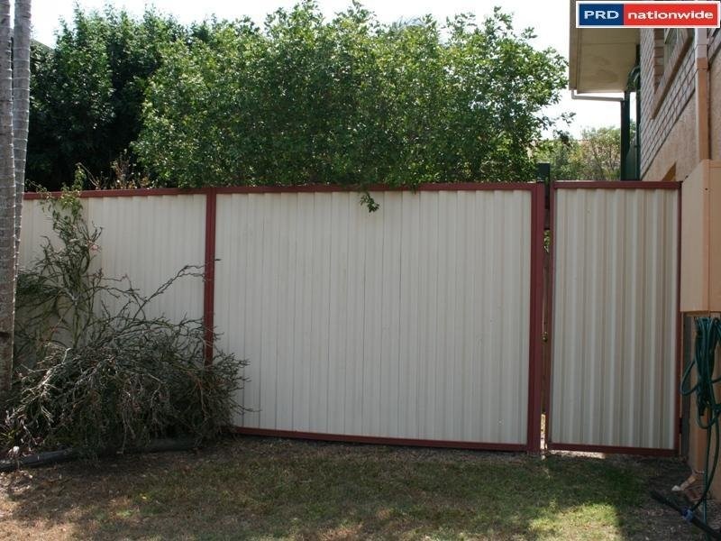 15 Faye Ave, Scarness QLD 4655