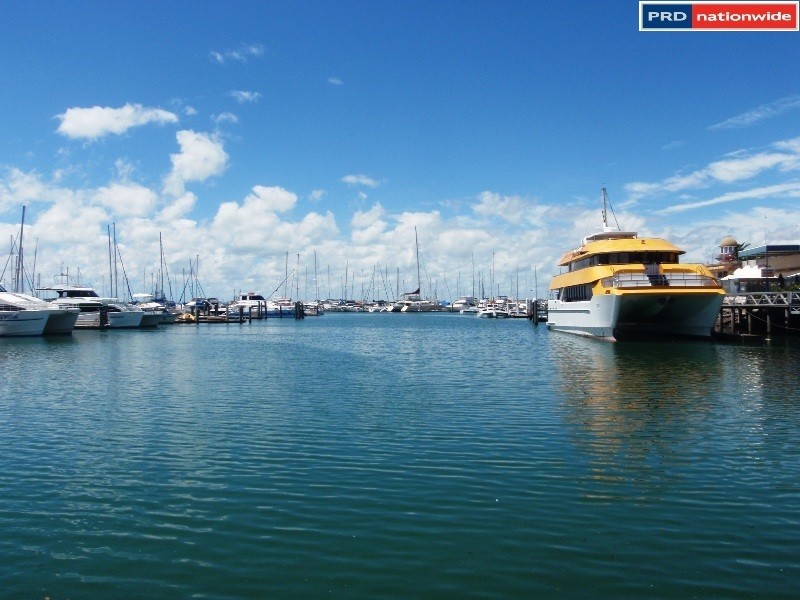 10 Matthew Drive, Urangan QLD 4655