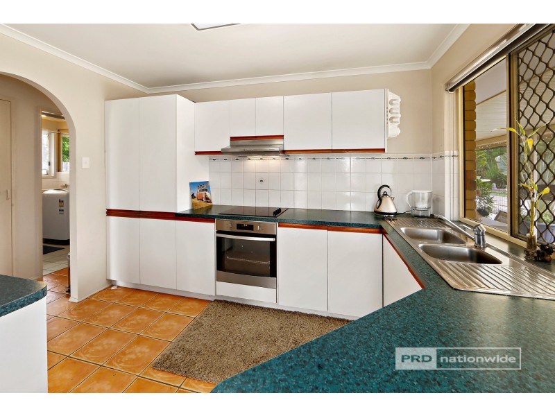 3 Fiona Court, Urangan QLD 4655