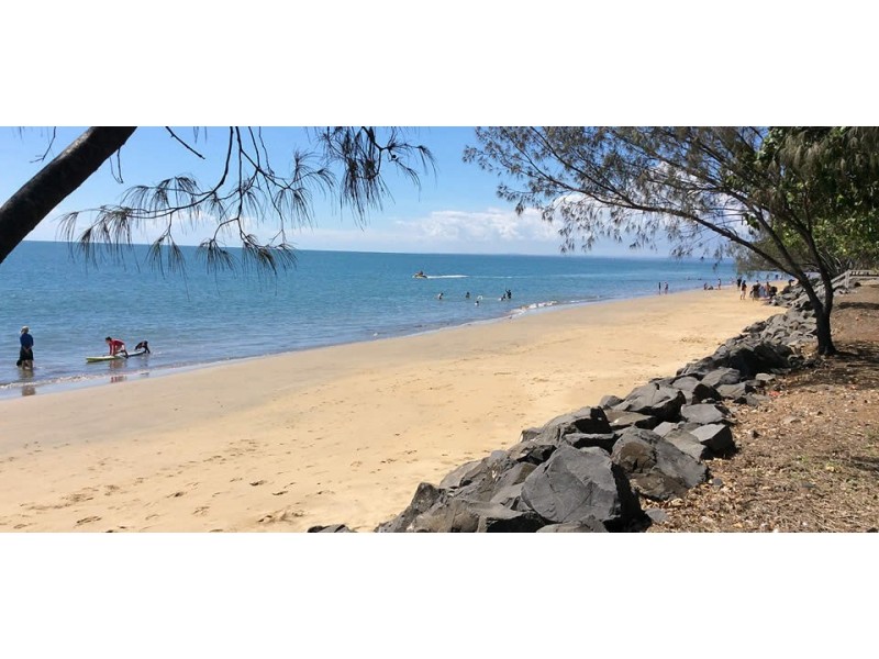 31 Park Street, Urangan QLD 4655