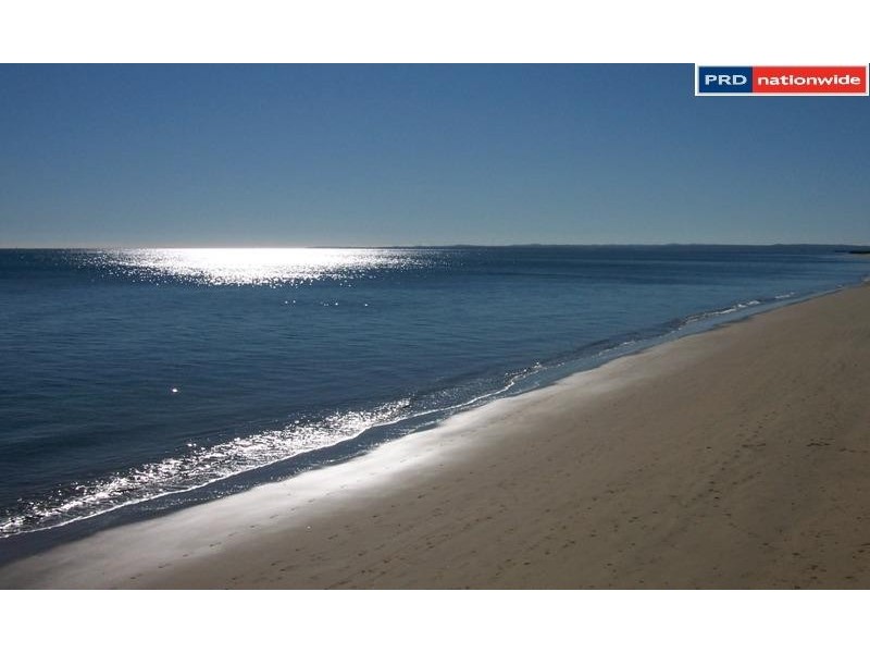 18 Wave Court, Toogoom QLD 4655